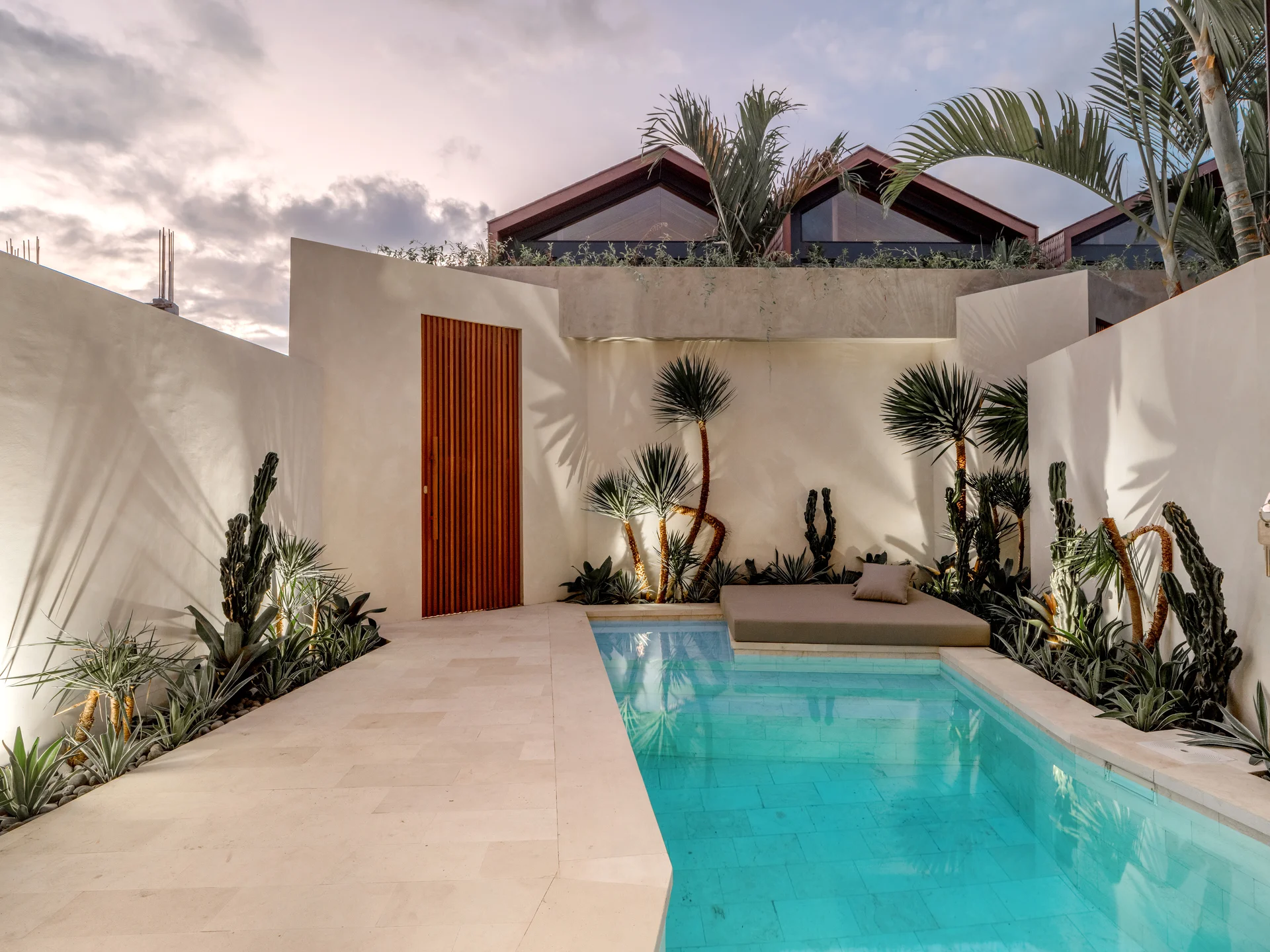 Blacksand Villas Canggu, Loft Style Tropical Villa in Canggu