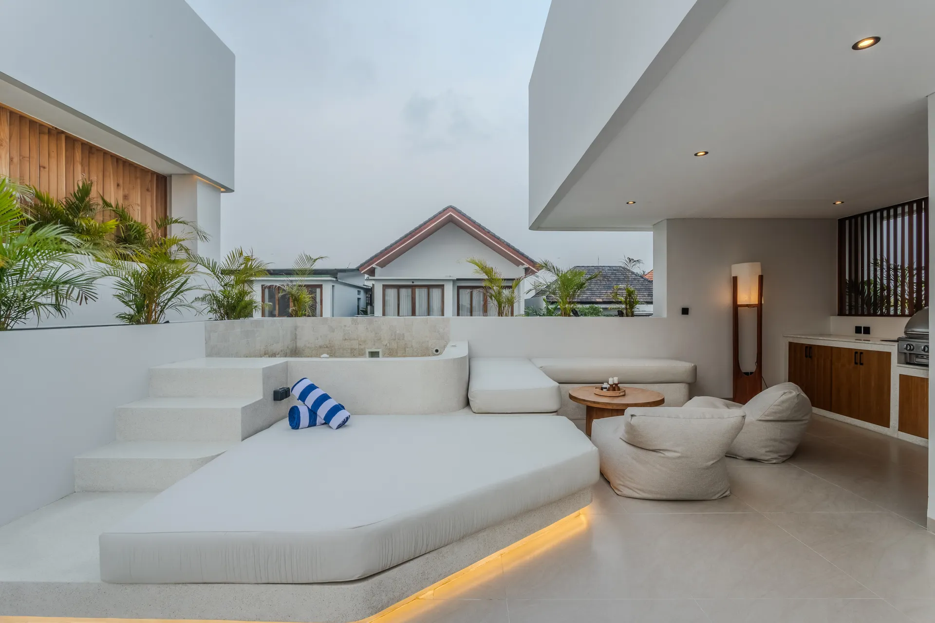 Tiga Harapan Villas Pererenan, 2-Bedrooms Villa with Rooftop & Jacuzzi