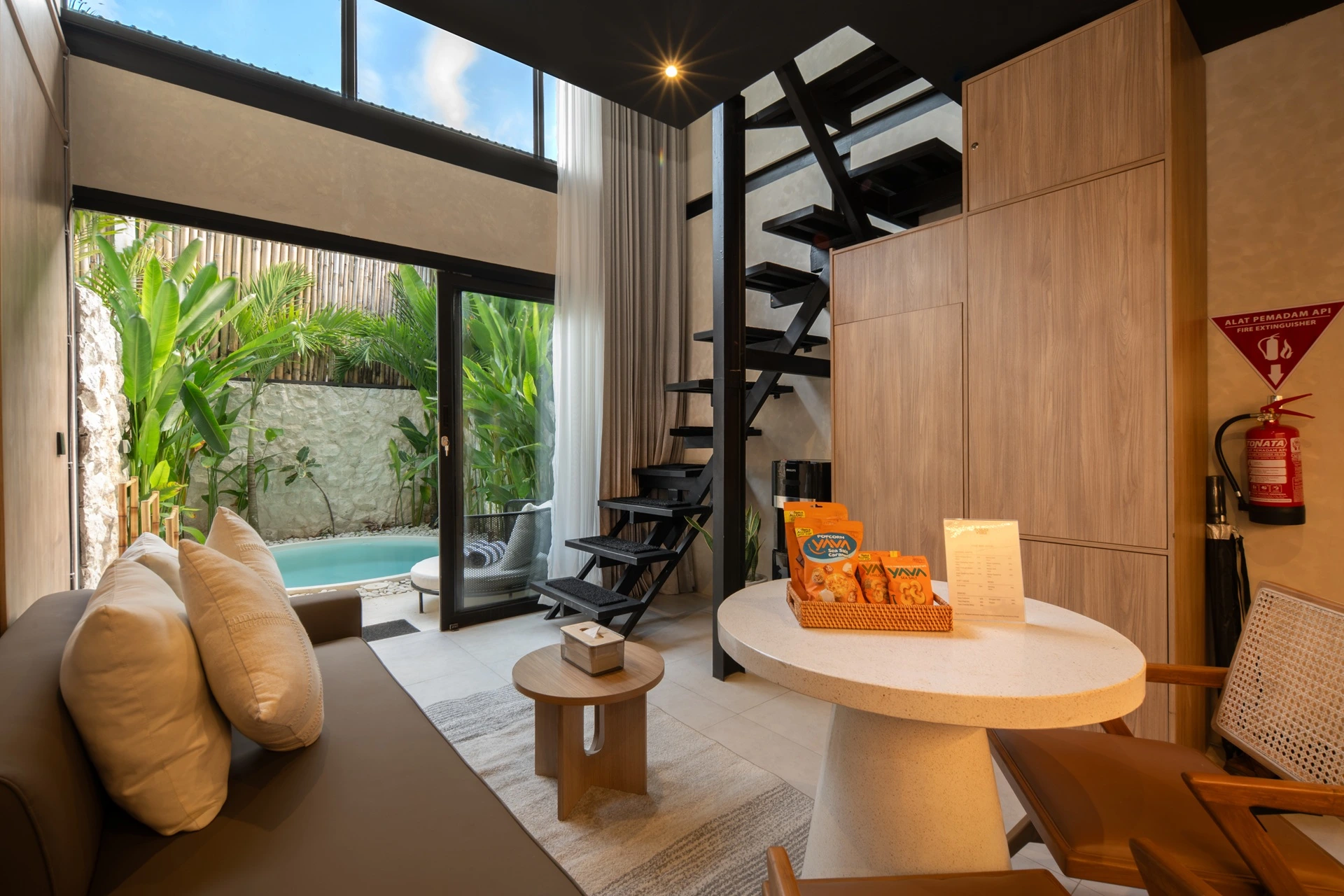 Tulua Villa Canggu, Minimalist Modern 1BR Villa