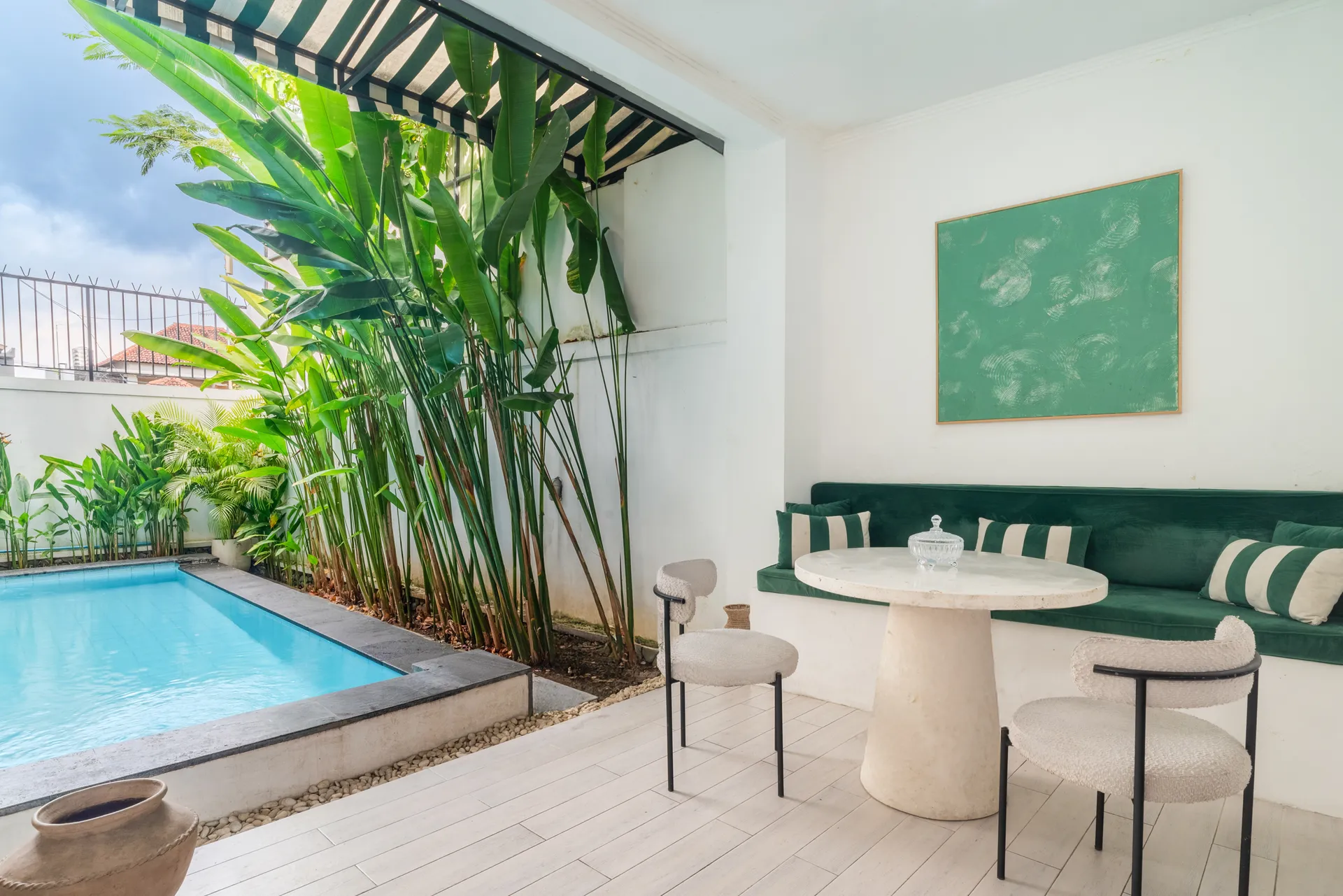 The Fallons Villa Berawa, Stylish 2BR Villa Near Berawa Beach 