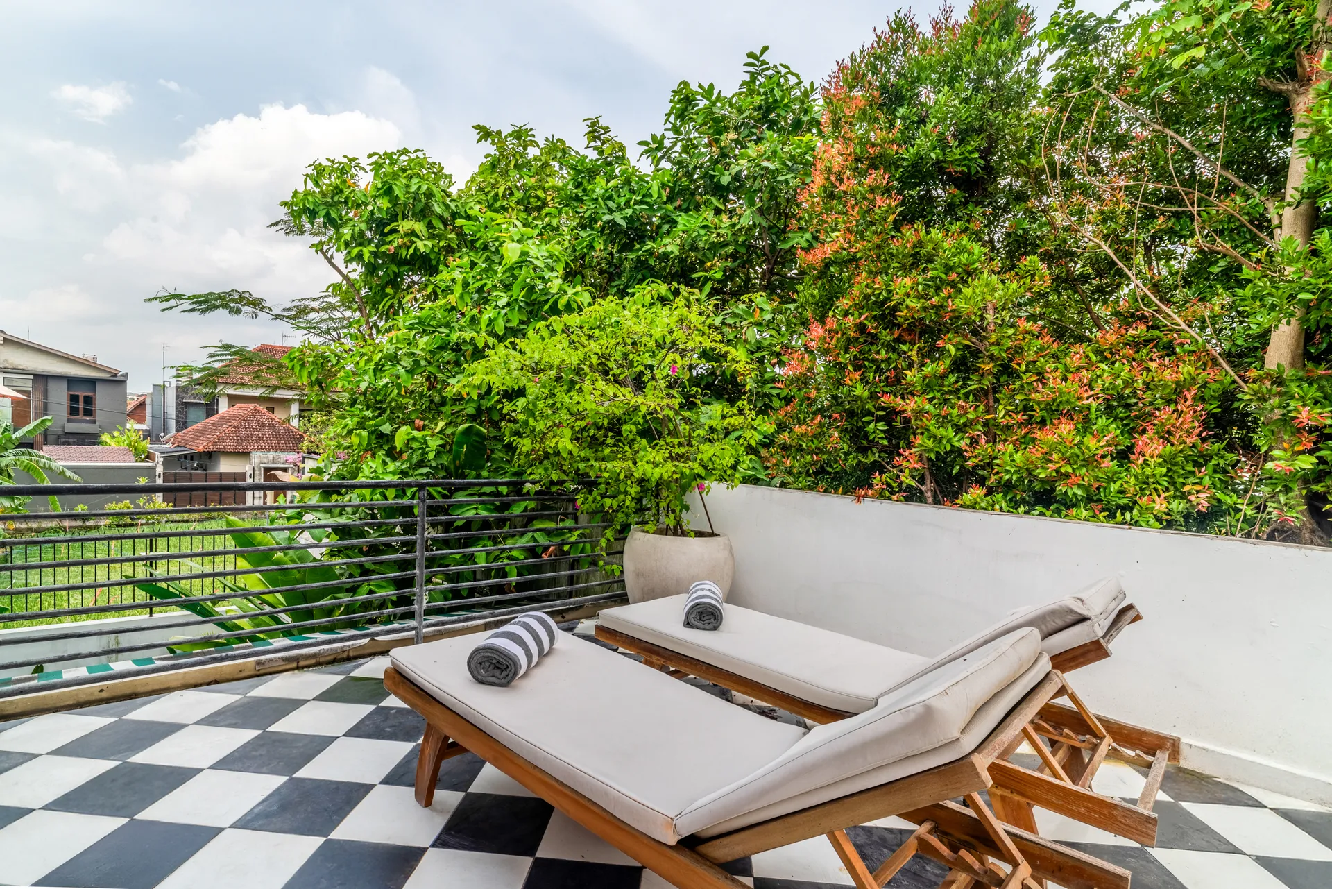 The Fallons Villa Berawa, Stylish 2BR Villa Near Berawa Beach 