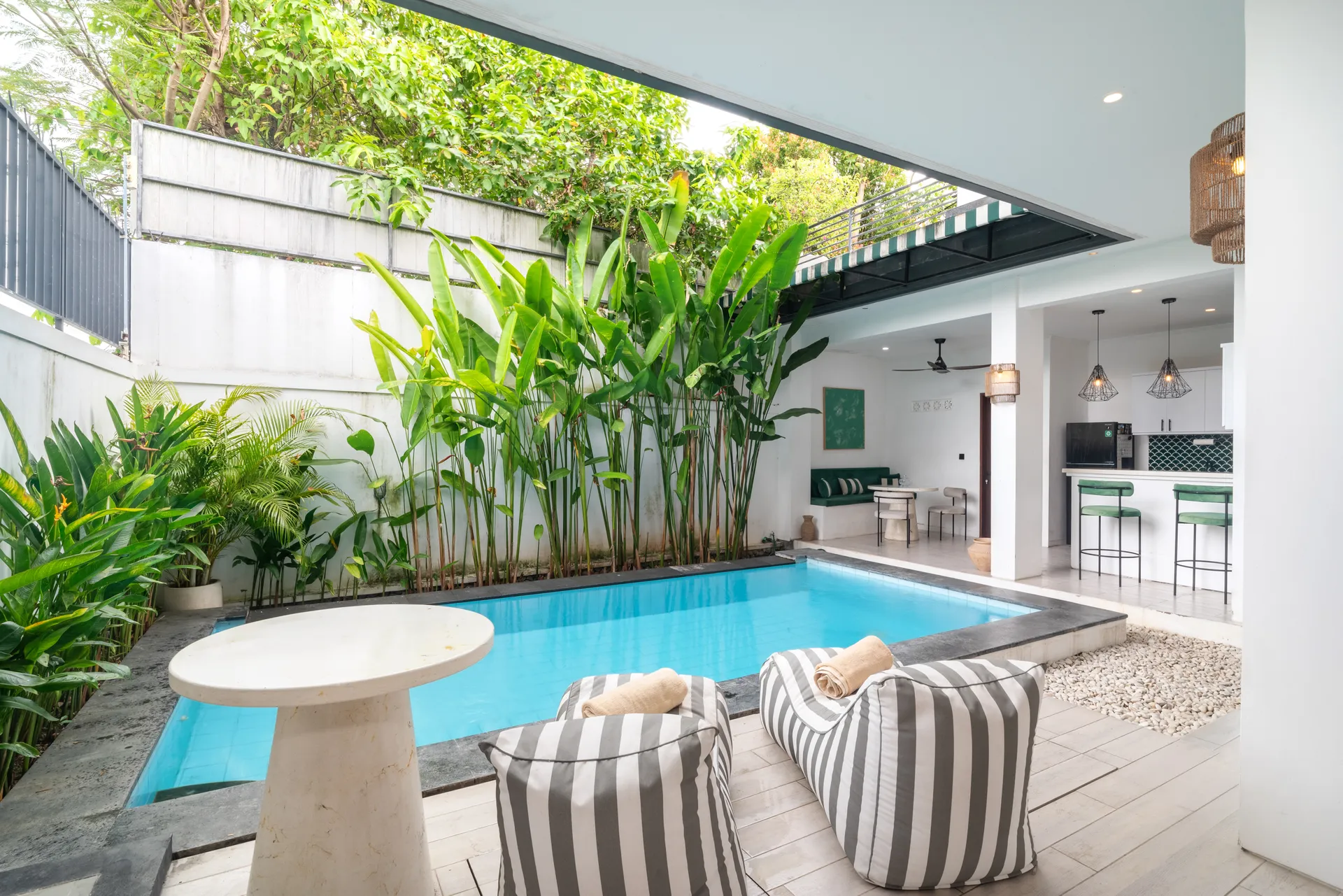 The Fallons Villa Berawa, Stylish 2BR Villa Near Berawa Beach 