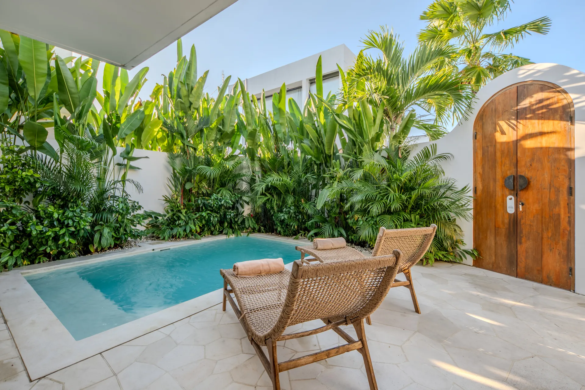 Villa Nala Canggu, 1 BR Relaxing Villa with Balcony in Canggu