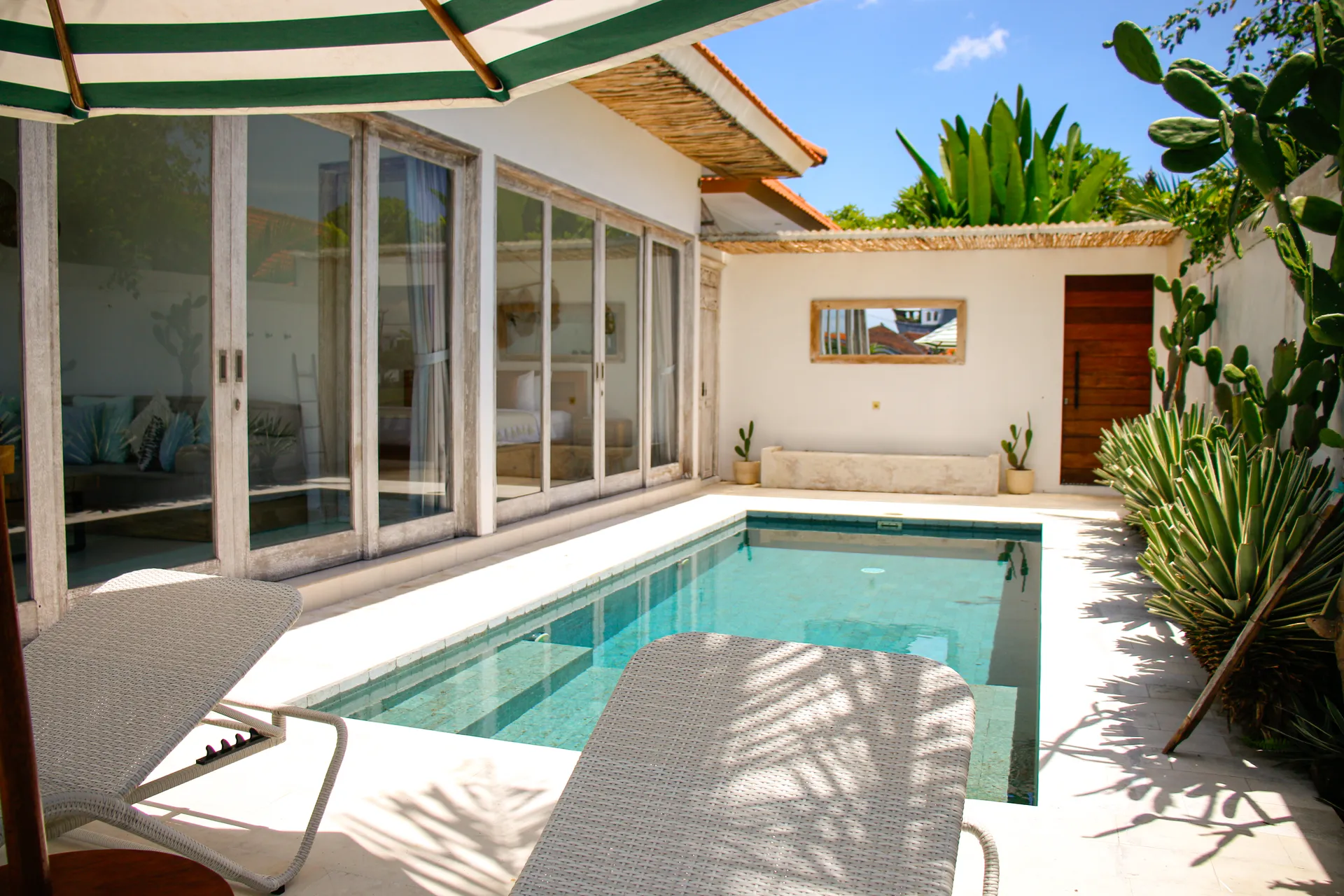 Villa Padi Sunset Berawa, One-Bedroom Villa with Ricefields View