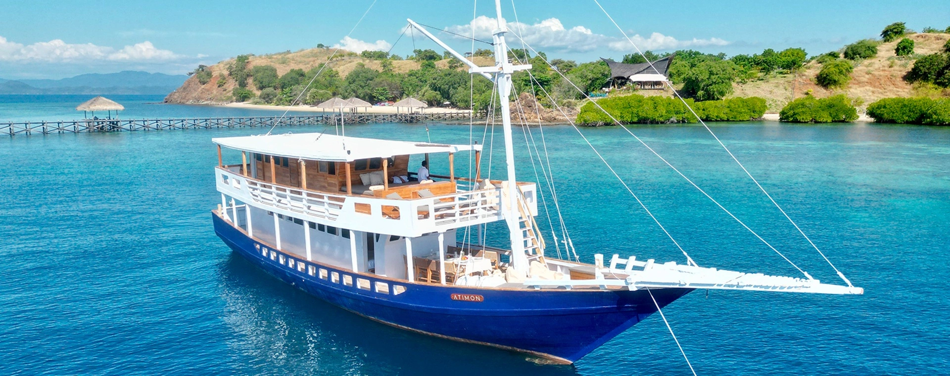 Sandara voyage boat in Labuan Bajo